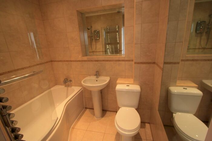 3 Bedroom Flat To Rent In Alderbrook Road, London, SW12