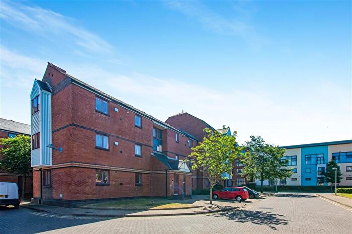 1 Bedroom Flat To Rent In Trawler Road, Swansea, SA1