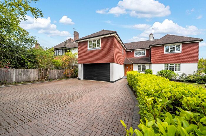 5 Bedroom Detached House For Sale In Woking, Surrey, GU21