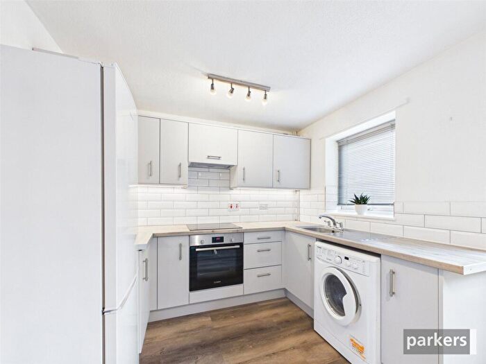 2 Bedroom Terraced House To Rent In Centurion Close, Reading, Berkshire, RG1