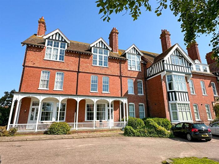 2 Bedroom Flat To Rent In Lyon Close, Clacton-On-Sea, CO15