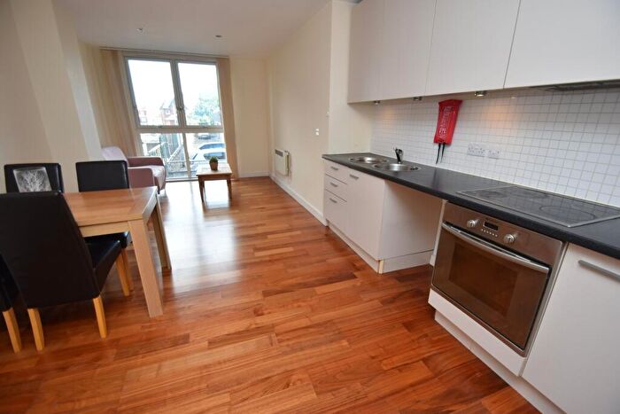 1 Bedroom Flat To Rent In Admiral House, - Newport Road, Cardiff, CF24