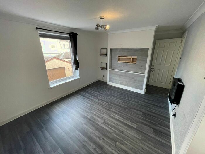 1 Bedroom Flat To Rent In Foulford Street, Cowdenbeath, Fife, KY4