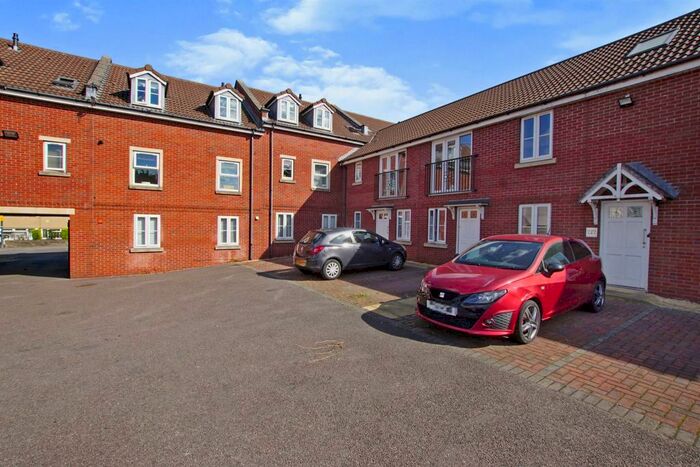 2 Bedroom Flat To Rent In Downend Road, Kingswood, Bristol, BS15