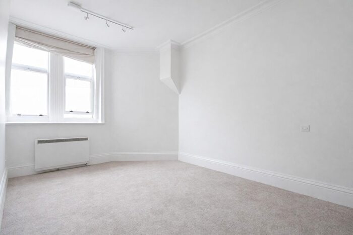 Studio To Rent In Charing Cross Road, Covent Garden, WC2H