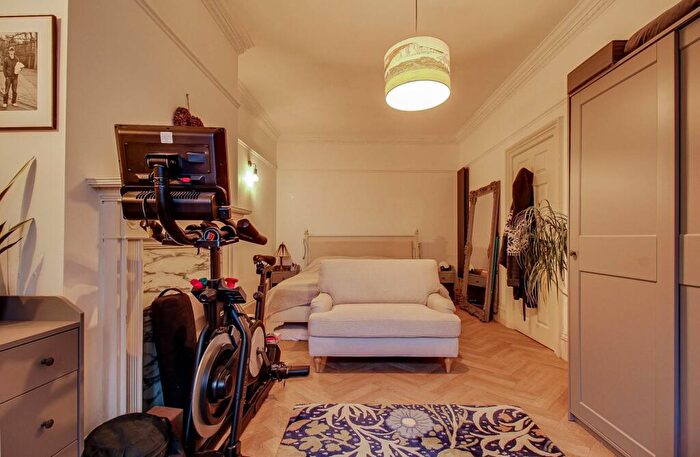 2 Bedroom Apartment For Sale In Southover High Street, Lewes, BN7