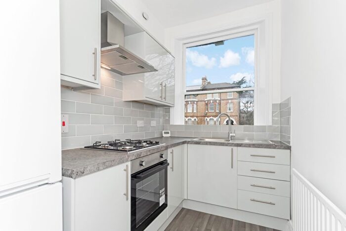 1 Bedroom Flat To Rent In Thicket Road, Bromley, SE20