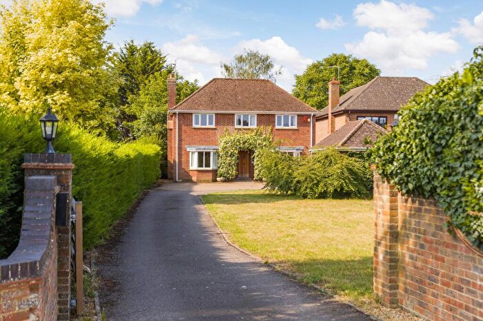 5 Bedroom Detached House For Sale In Lamborough Hill, Wootton, OX13