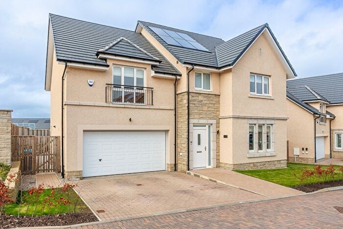 5 Bedroom Detached House For Sale In Ben Avon Drive, East Calder, Livingston, EH53