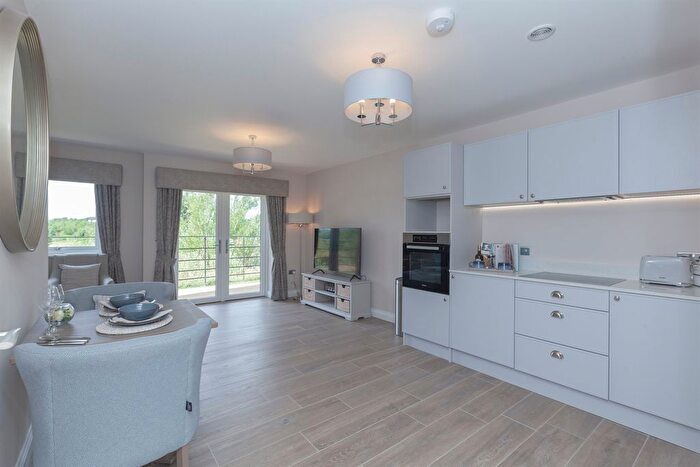 2 Bedroom Flat For Sale In Melton Road, Leicester, LE4