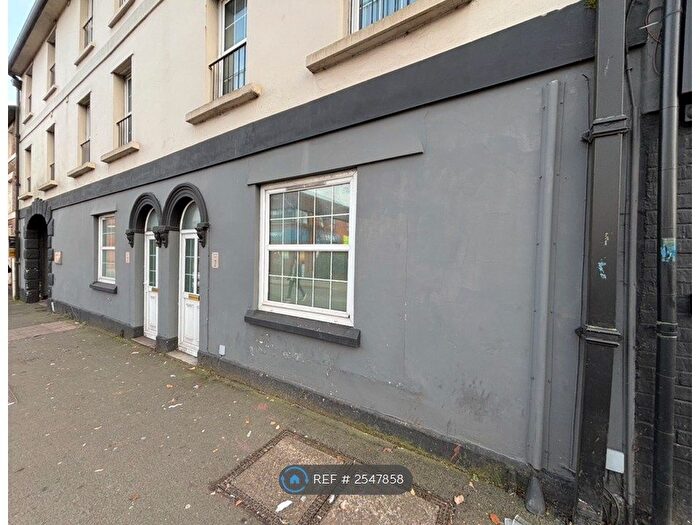 2 Bedroom Maisonette To Rent In Emporium Court, Swindon, SN1