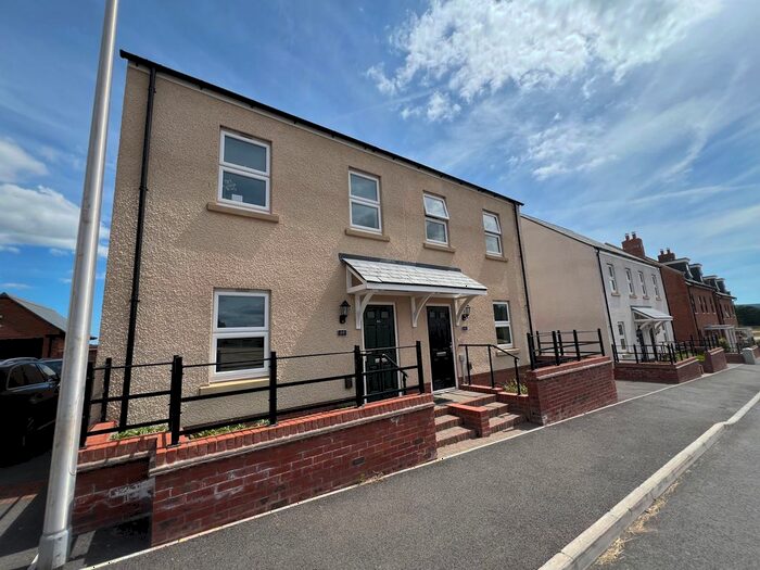 3 Bedroom Semi-Detached House To Rent In Dart Avenue, Exeter, EX2