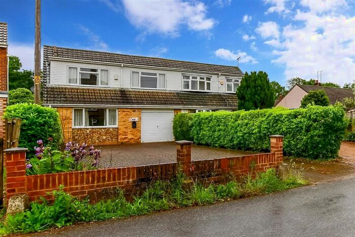 3 Bedroom Semi-Detached House For Sale In Bigbury Road, Chartham Hatch, Canterbury, Kent, CT4