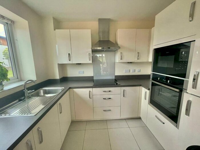 2 Bedroom Retirement Property For Sale In Springfield Close, Stratford-upon-Avon, CV37