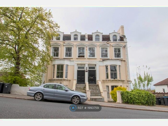 2 Bedroom Flat To Rent In The Heights, London, SE19