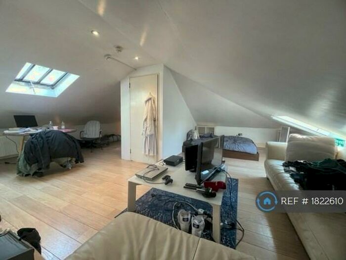 4 Bedroom Maisonette To Rent In Camden Road, London, NW1