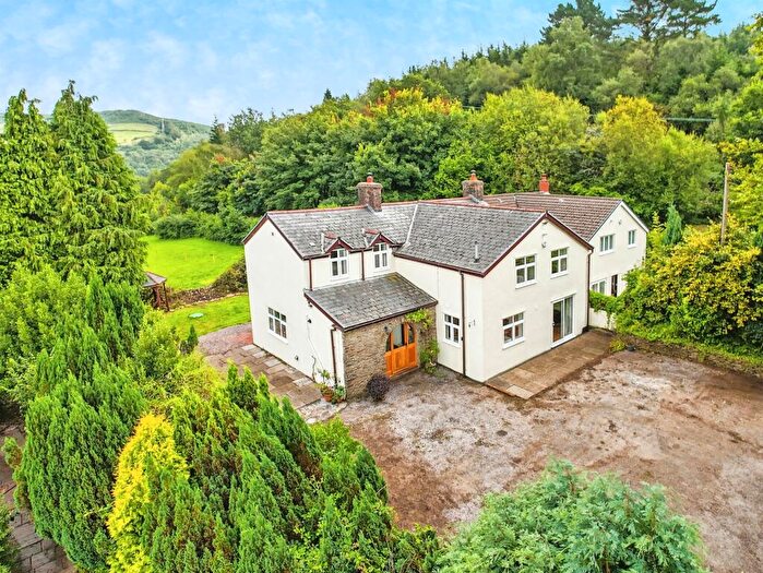 4 Bedroom Semi-Detached House For Sale In Glebeland Cottages, Gwaelod-Y-Garth, Cardiff, CF15
