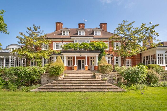 10 Bedroom Detached House To Rent In George Road Coombe, KT2