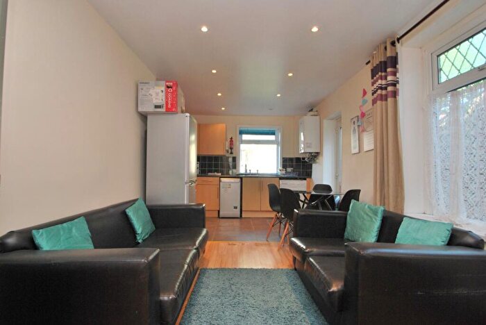 6 Bedroom House To Rent In Llantrisant Street, Cathays, CF24