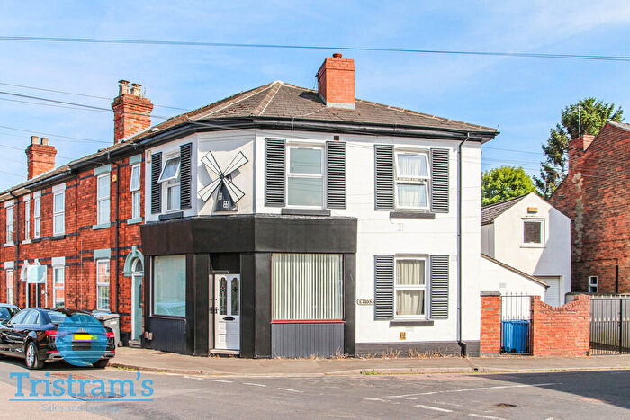 4 Bedroom Semi-Detached House To Rent In Windmill Hill Lane, Derby, DE22