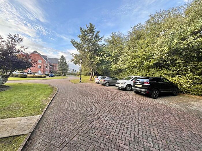 2 Bedroom Flat For Sale In Eton Drive, Cheadle, SK8