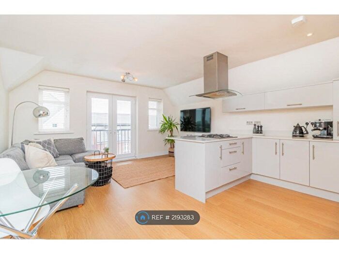 2 Bedroom Flat To Rent In Earley, Reading, RG6