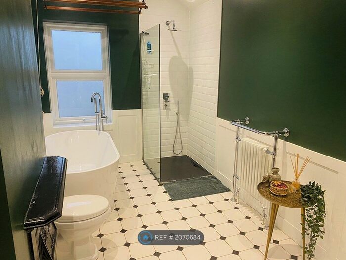 2 Bedroom Terraced House To Rent In Rectory Road, Grays, RM17