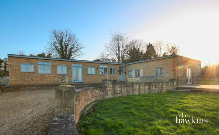 3 Bedroom Detached Bungalow To Rent In Barton Close, Bradenstoke, SN15