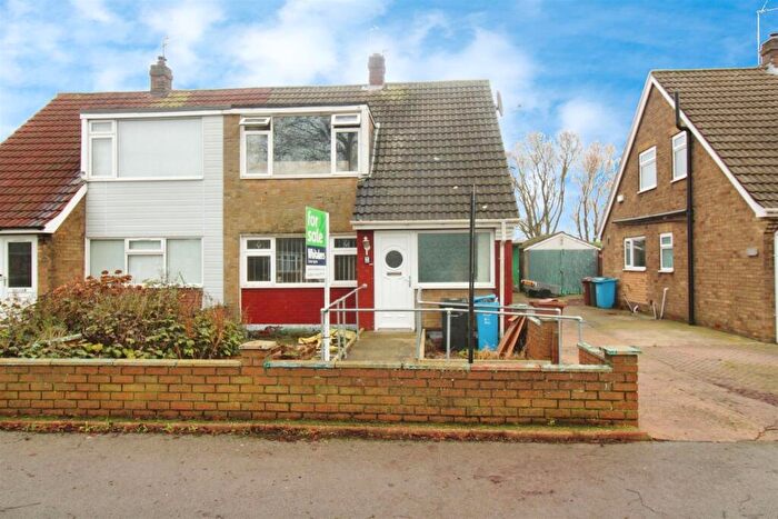2 Bedroom Semi-Detached Bungalow For Sale In Compass Road, Hull, HU6