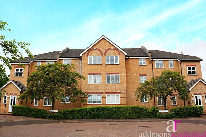 1 Bedroom Flat For Sale In Kirkland Drive, Enfield, Middlesex, EN2