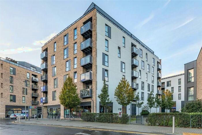 1 Bedroom Flat To Rent In Market Street, Addlestone, KT15