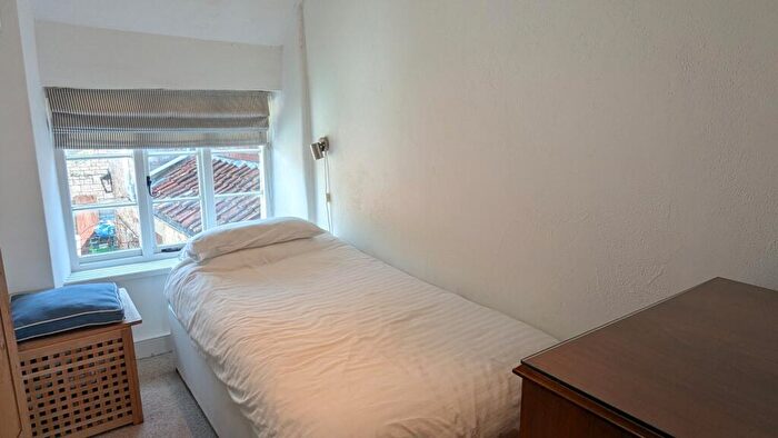 2 Bedroom Cottage For Sale In St Thomas Street, Wells, BA5