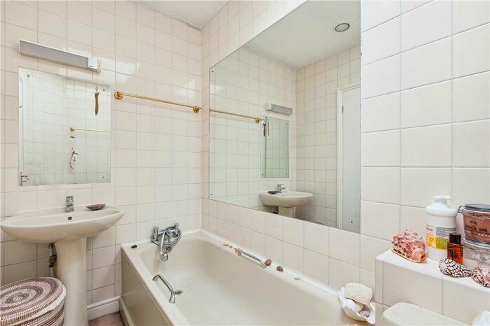 2 Bedroom Flat For Sale In Eardley Crescent, London, SW5