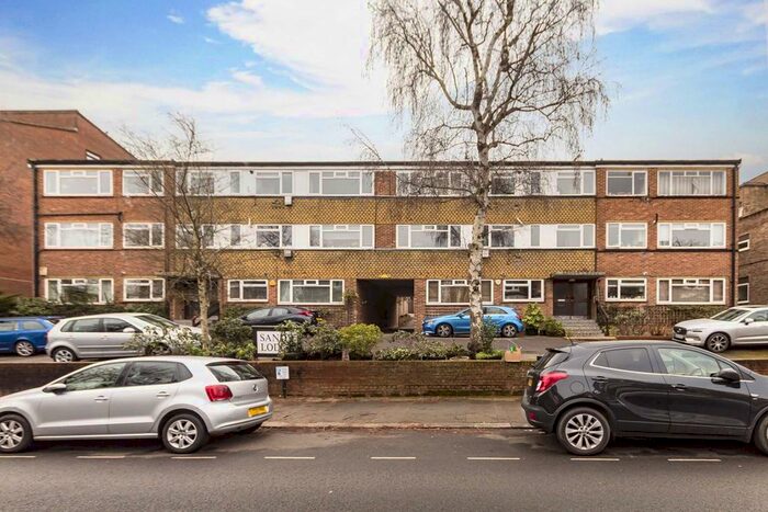 2 Bedroom Flat To Rent In Avenue Road, London, N6