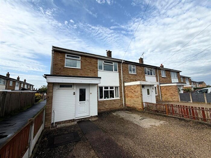 3 Bedroom Semi-Detached House To Rent In Westfield Avenue, Eggborough, DN14