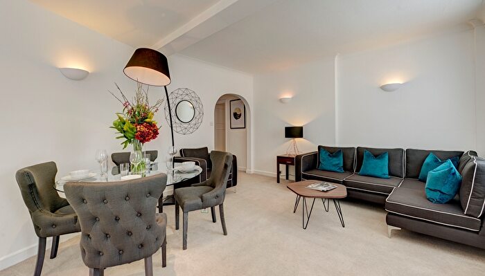 2 Bedroom Flat To Rent In Hill Street, Mayfair, W1J