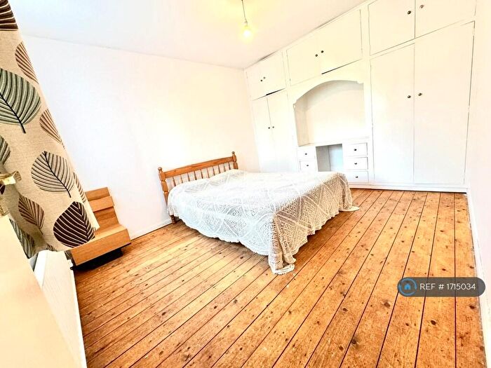 2 Bedroom Maisonette To Rent In Nether Street, London, N3