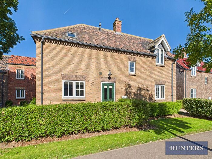 3 Bedroom End Terrace House For Sale In The Parade, The Bay, YO14