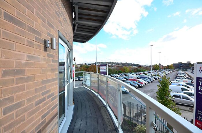 2 Bedroom Flat To Rent In Station View, Guildford, GU1