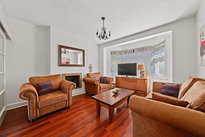 4 Bedroom Terraced House To Rent In Princes Gardens, West Acton, London, W3