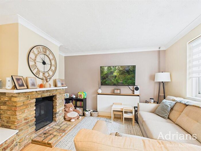 3 Bedroom House For Sale In Cheviot Drive, Chelmsford, CM1