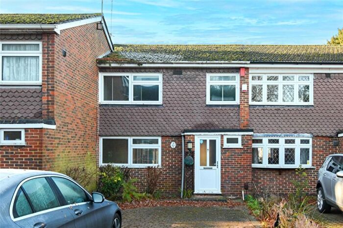 3 Bedroom Terraced House For Sale In Summerhouse Lane, Harmondsworth, West Drayton, UB7