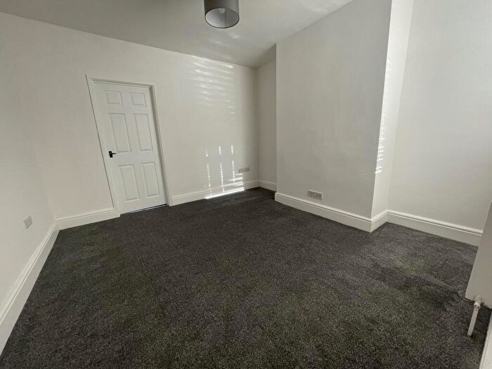 2 Bedroom Flat To Rent In Victoria Street, Mansfield., NG18