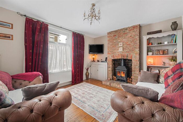 3 Bedroom Semi-Detached House For Sale In Vernon Road, Sutton, SM1