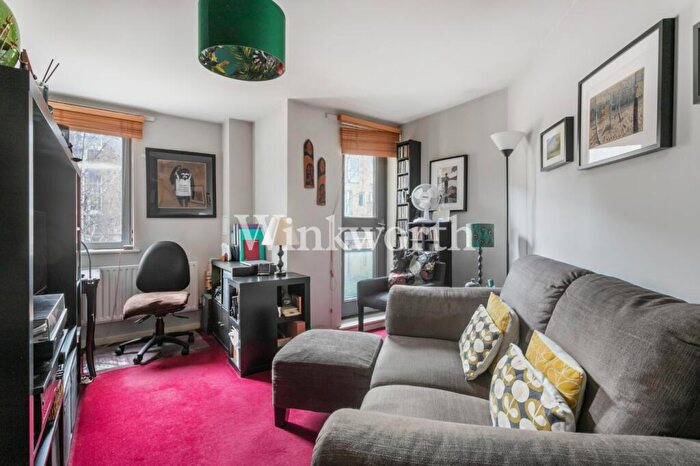 1 Bedroom Apartment For Sale In Gascoigne Close, London, N17