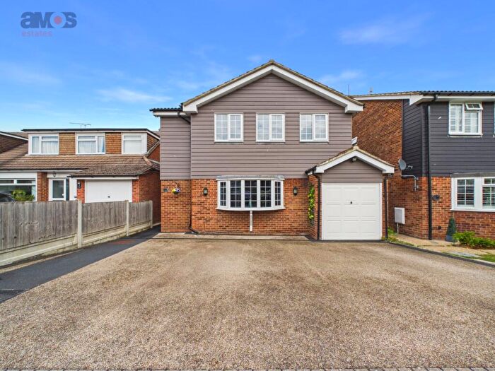 4 Bedroom Detached House For Sale In Boyton Close, Thundersley, Essex, SS7