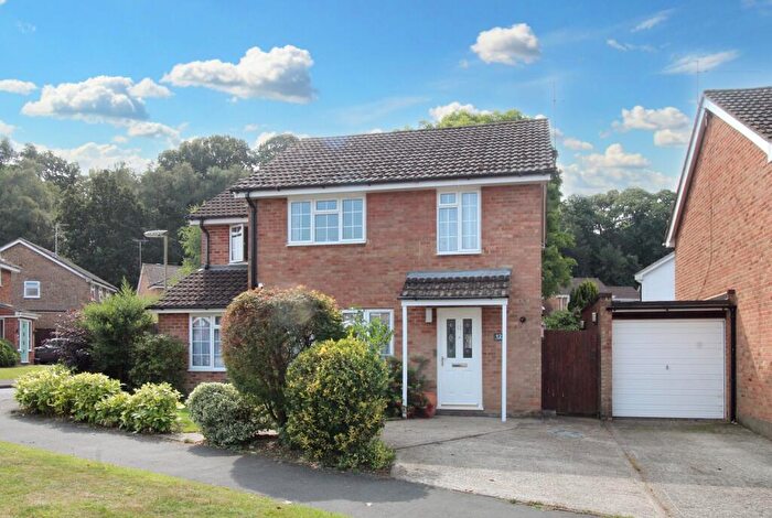 4 Bedroom Detached House To Rent In Stoneleigh Court, Frimley, Camberley, Surrey, GU16