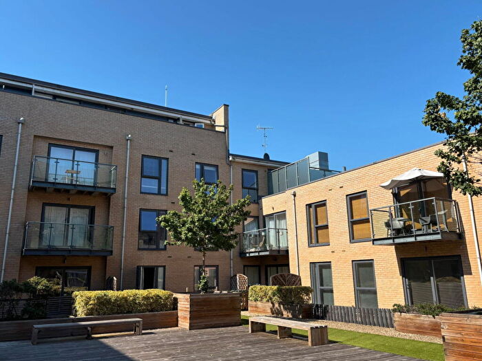 2 Bedroom Apartment For Sale In The Embankment, Nash Mills Wharf, Hemel Hempstead, HP3