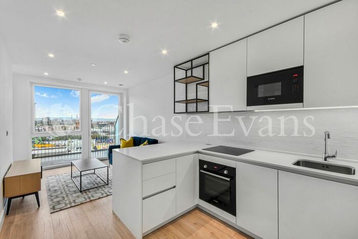 Studio To Rent In Lavey House, Grand Union, Wembley, HA0