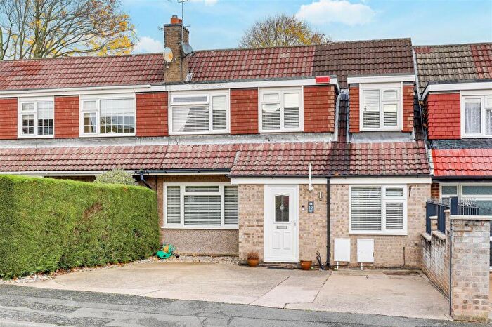 5 Bedroom Semi-Detached House For Sale In Cooper Close, Nottingham, NG6